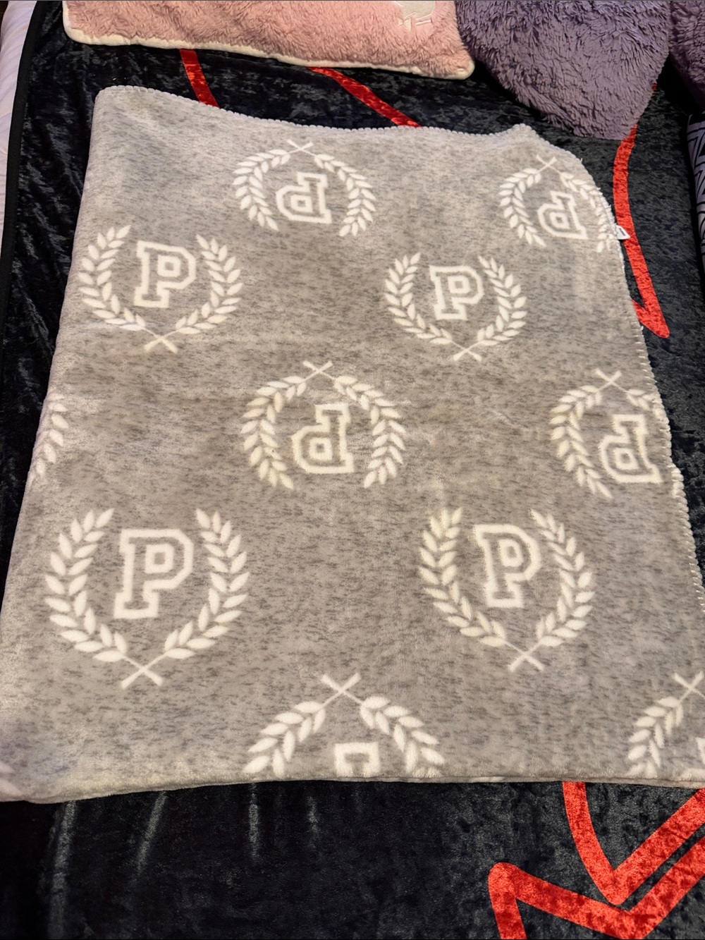 PINK Victoria's Secret Gray & White P Logo Plush Throw Blanket
